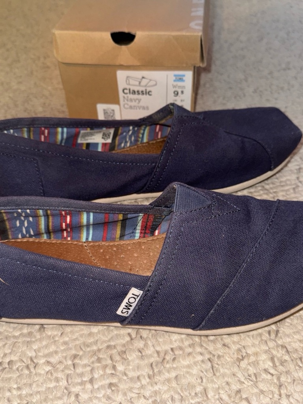 TOMS Classic Canvas Slip-On - Navy